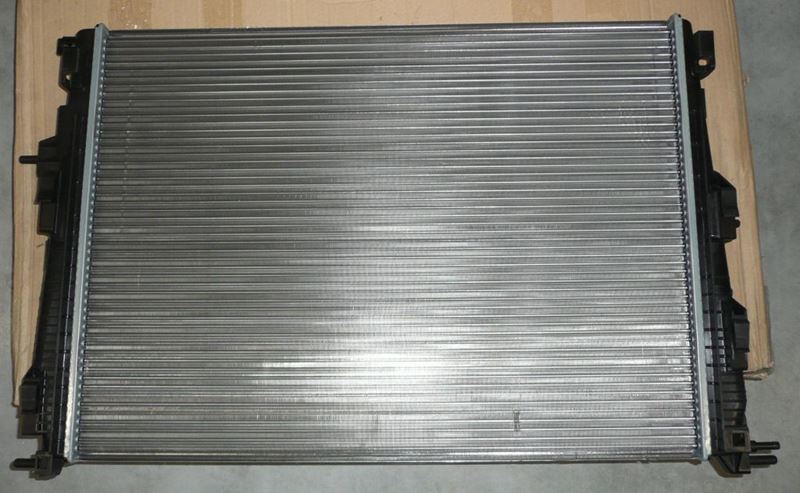 Chłodnica wody Renault Megane III 1.6 16V