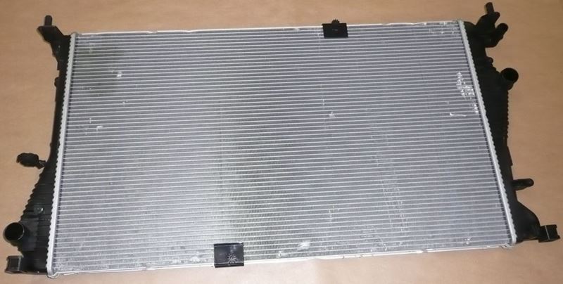 Chłodnica wody Renault Trafic II 2.0 Dci 10-15