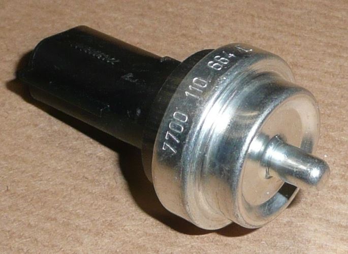 Czujnik temperatury płynu chłodzącego Renault Clio I II III