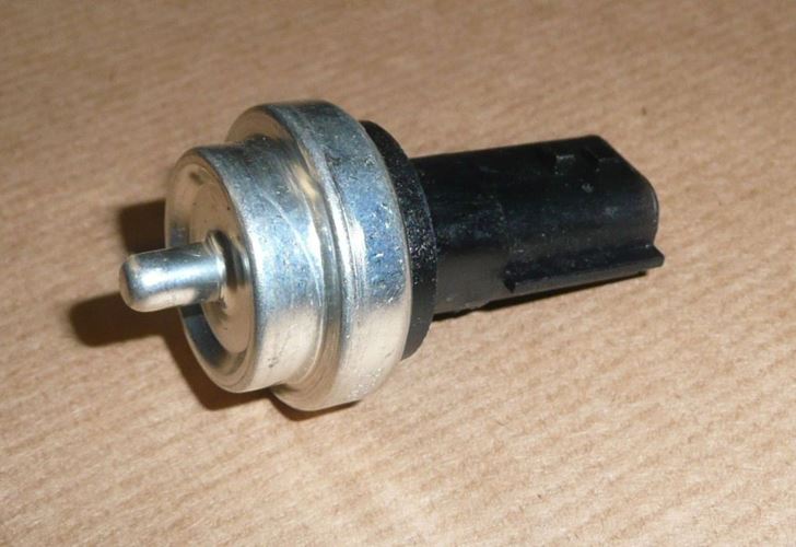 Czujnik temperatury płynu chłodzącego Renault Clio I II III