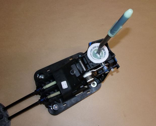 Dźwignia zmiany biegów Citroen C4 Peugeot 307 BE4T