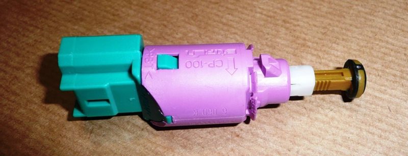 Włącznik świateł stopu Renault Laguna III Talisman