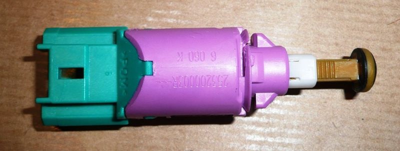 Włącznik świateł stopu Renault Laguna III Talisman