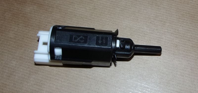 Włącznik świateł stopu Renault Master III