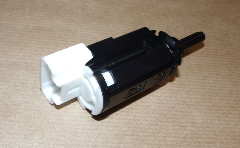 Włącznik świateł stopu Renault Master III