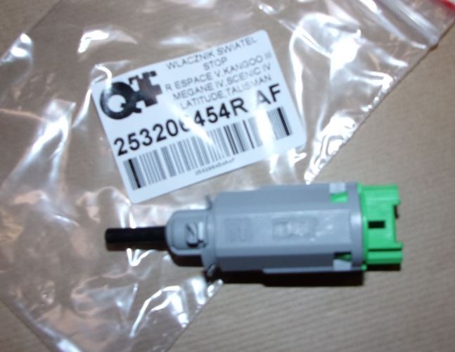 Włącznik świateł stopu Renault Kangoo III