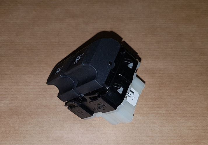 Przycisk podnoszenia i opuszczania szyb Renault Trafic III