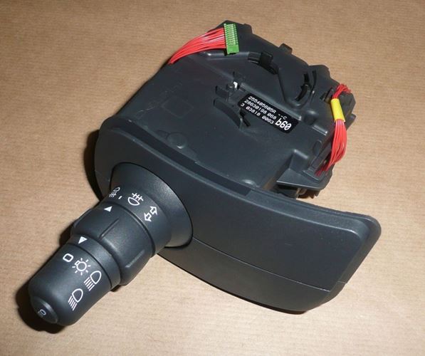 Przełącznik świateł Renault Clio III Halogeny