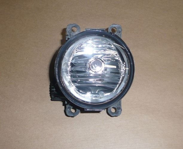 Lampa przeciwmgłowa Renault Trafic III lewa