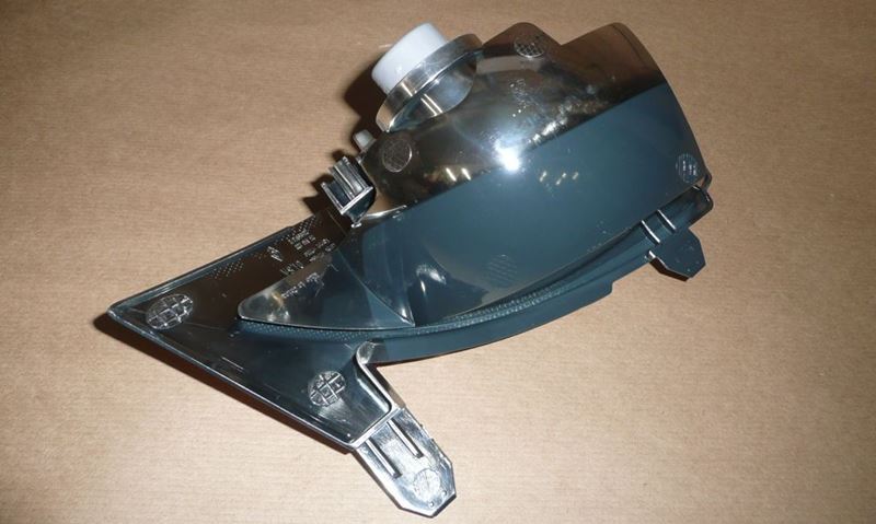 Lampa przeciwmgłowa Renault Kadjar tył lewa