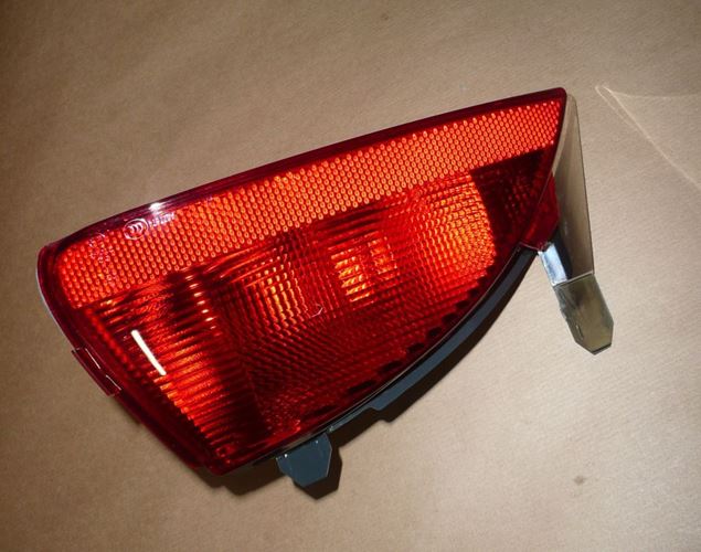 Lampa przeciwmgłowa Renault Kadjar tył lewa