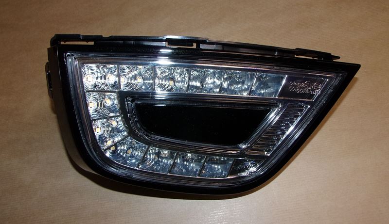 Lampa przeciwmgłowa LED Renault Koleos prawa
