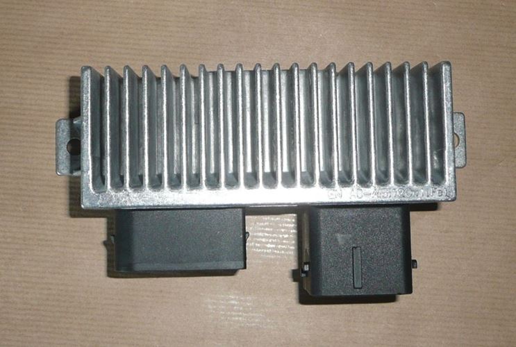 Przekaźnik świec żarowych Renault Master III