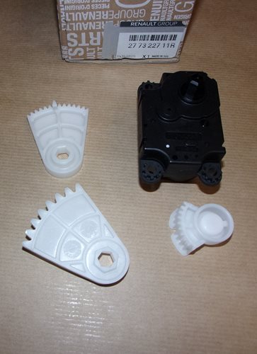 Sterownik klimatyzacji Renault Clio IV