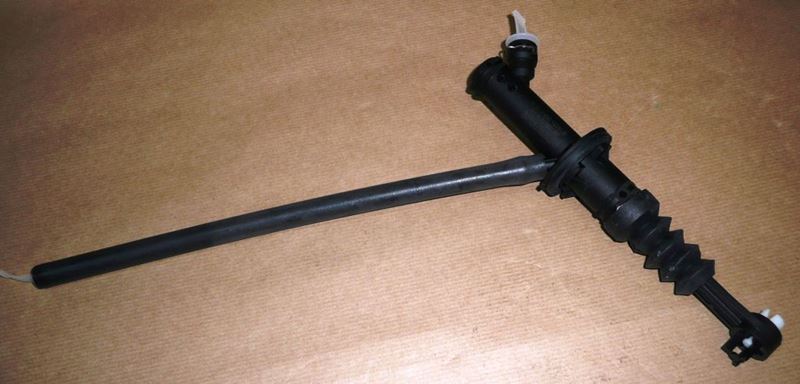 Pompa sprzęgła Renault Fluence 2.0 16V