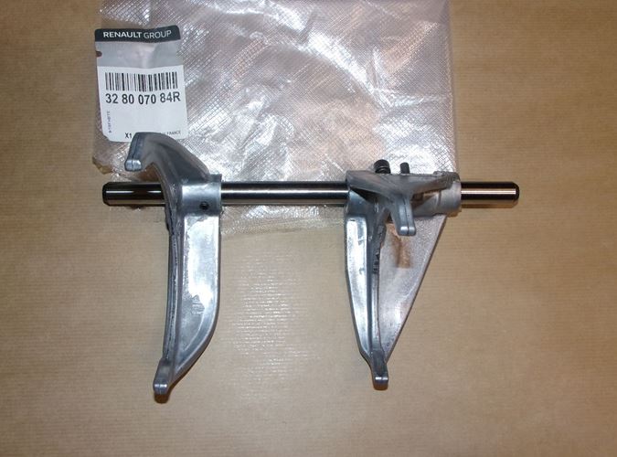 Przesuwka 1/2 5/6 biegu Renault Trafic II III