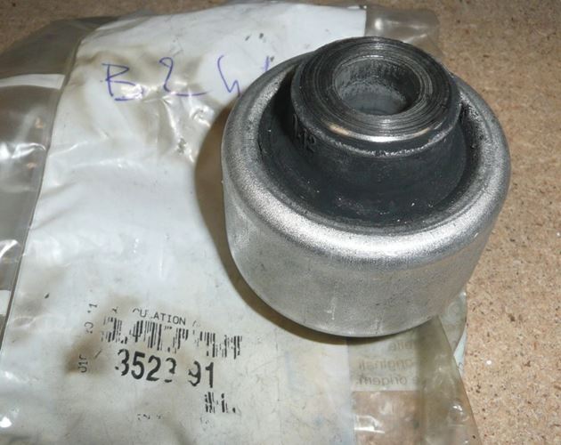Tuleja wahacza Citroen Berlingo III Peugeot 206 307