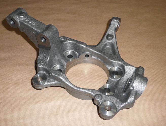 Zwrotnica Renault Trafic III przód prawa