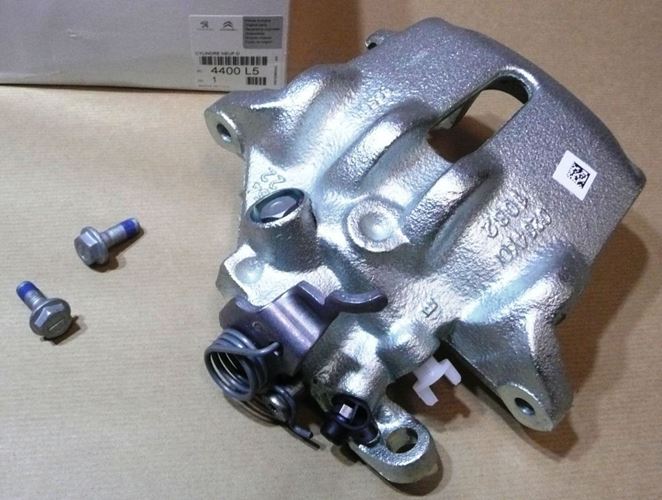 Zacisk hamulca Citroen C5 1.8 16V przód prawy