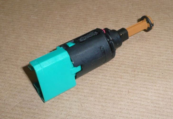 Włącznik świateł stopu Citroen C2 C3 C4 Peugeot 207 301