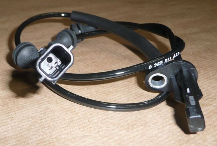 Czujnik ABS Renault Trafic III tył