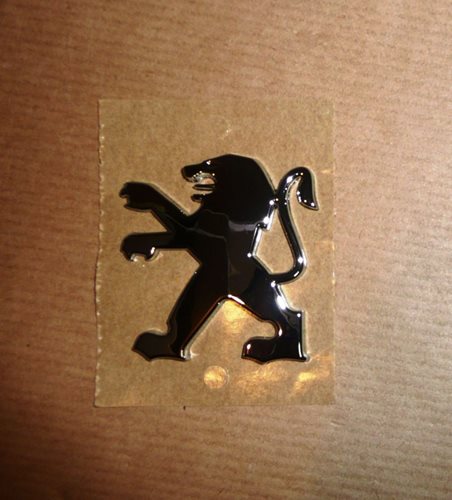 Logo Lew na zaślepkę felgi emblemat