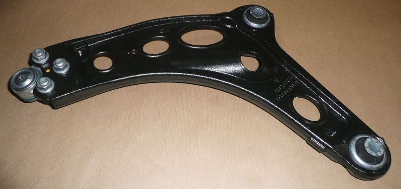 Wahacz Renault Trafic III prawy