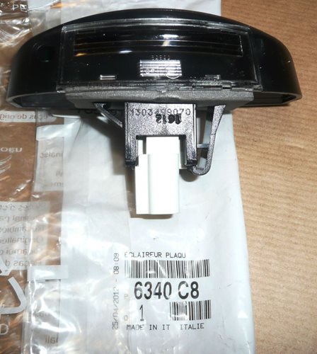 Lampa tablicy rejestracyjnej Citroen Jumpy II Peugeot Expert II
