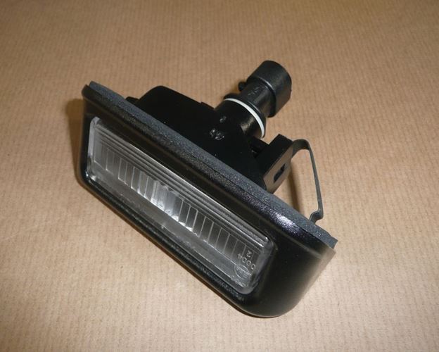 Lampa tablicy rejestracyjnej Citroen Nemo Peugeot Bipper
