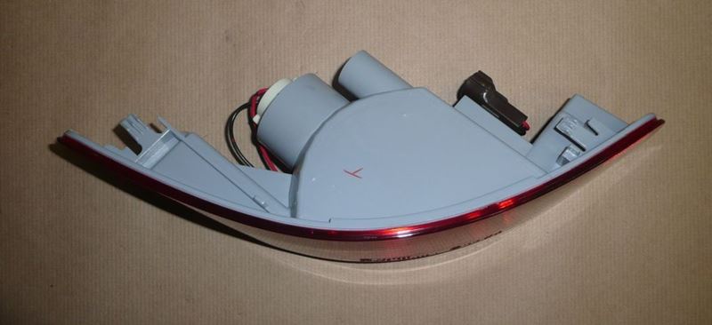 Lampa przeciwmgłowa Citroen C-Crosser Peugeot 4007 tył