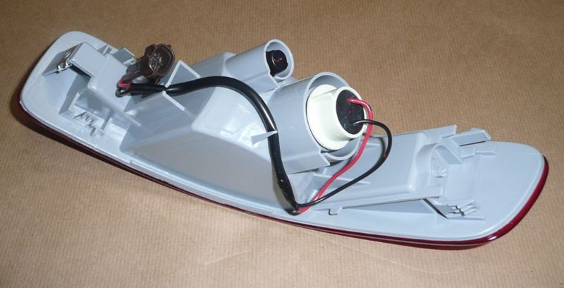 Lampa przeciwmgłowa Citroen C-Crosser Peugeot 4007 tył