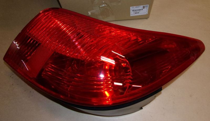 Lampa tylna Peugeot 308 lewa