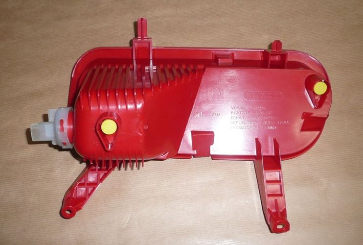 Lampa przeciwmgłowa Peugeot 5008 lewa tył