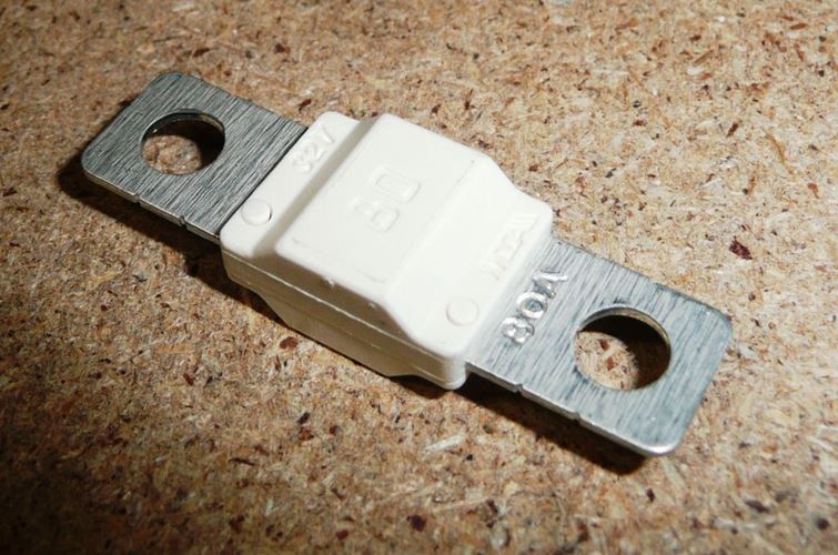 Bezpiecznik 80 A Citroen Berlingo III