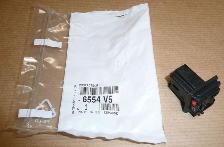 Włącznik tylnej klapy Citroen C4, Berlingo, Peugeot 307