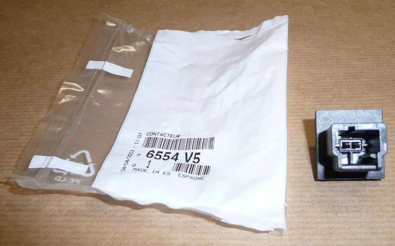 Włącznik tylnej klapy Citroen C4, Berlingo, Peugeot 307