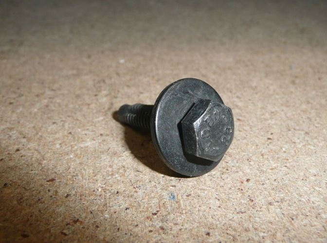 Śruba zderzaka Citroen C3 III tył