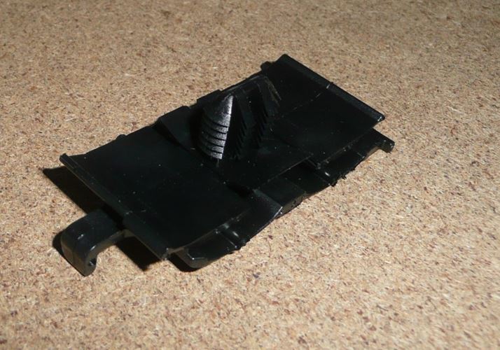 Klamra wspornika skrzynki bezpieczników Citroen C5 III