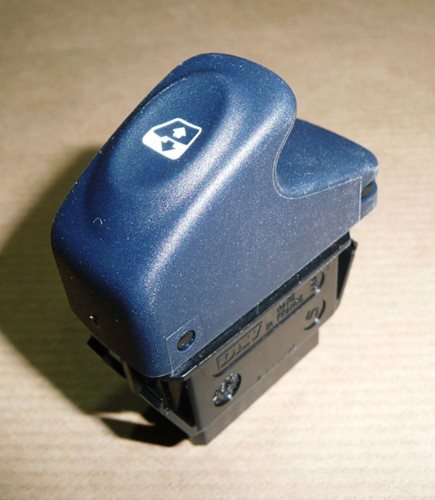 Przycisk podnoszenia i opuszczania szyb Renault Megane 5 pin