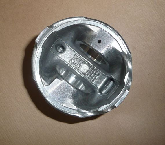 Tłok Renault Master II 1.9 Dci