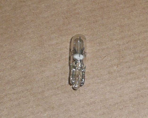 Żarówka W1.2W 12V Renault