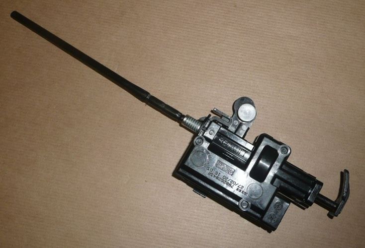 Mechanizm klapki wlewu paliwa Renault Clio IV