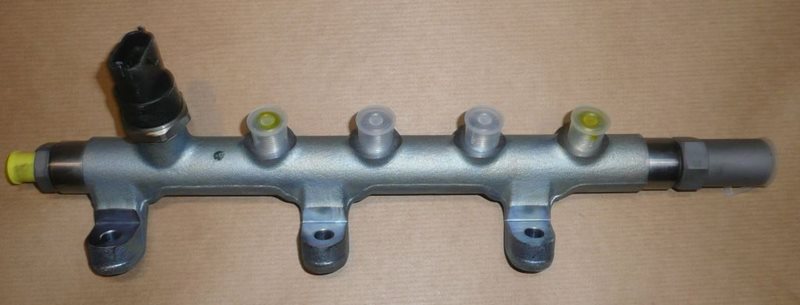 Rampa wtrysku Renault Master II 2.5 Dci