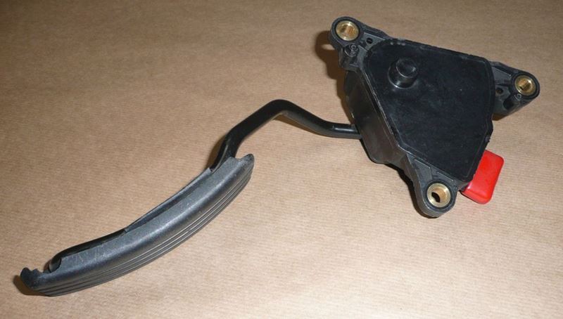 Pedał gazu Renault Megane II z regulacją prędkości