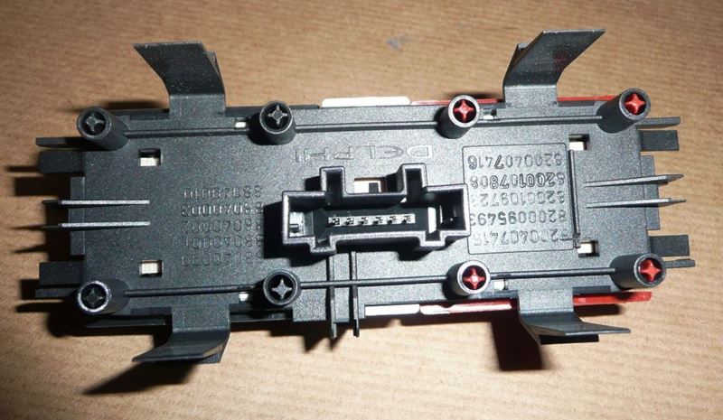 Włącznik świateł awaryjnych Renault Megane II