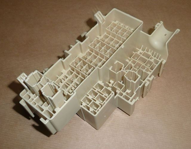 Skrzynka bezpieczników Renault Master III