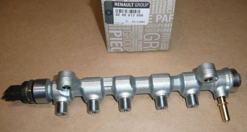 Rampa wtrysku Renault Trafic II 2.5 Dci