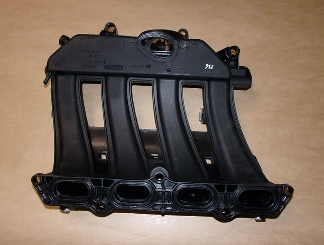 Kolektor ssący Renault Clio III 1.4 1.6 16V