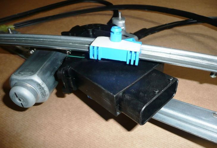 Podnośnik szyby elektryczny Renault Laguna II prawy przód