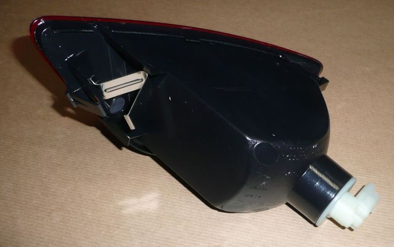 Lampa przeciwmgłowa Renault Clio III tył lewa